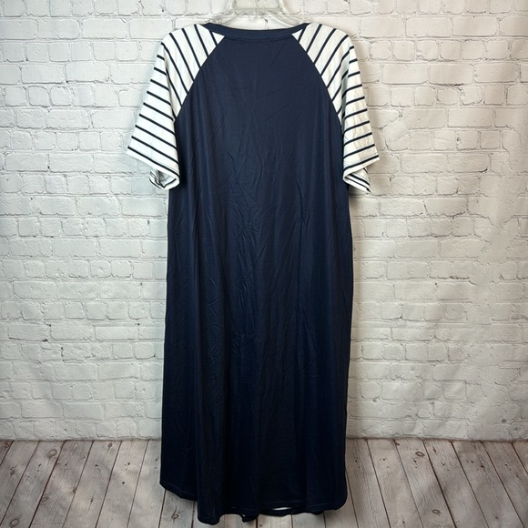 BloomChic Navy & White Striped Raglan Sleeve Pocket Dress Plus Size 1X - Picture 6 of 6
